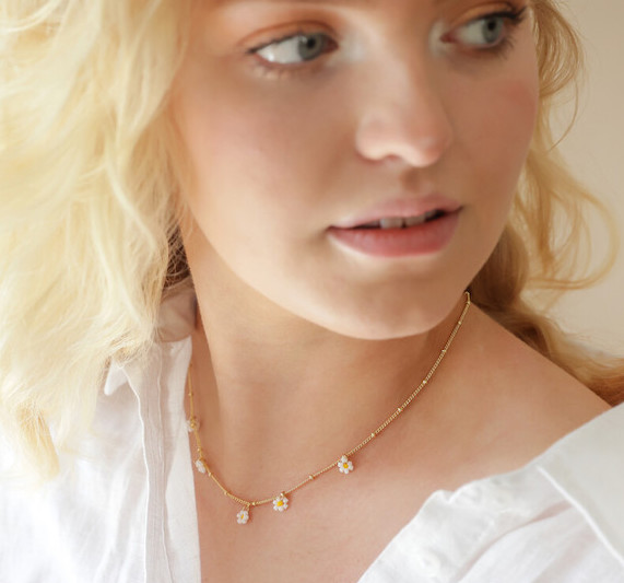 Beaded Daisy Satellite Chain Necklace in Gold - Image 2